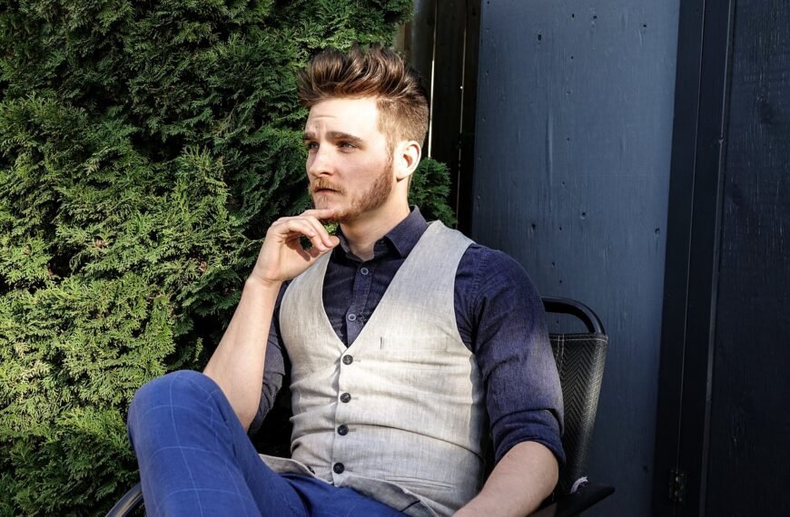 Jaka muszka do różowej koszuli