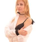 Jaka muszka do niebieskiego garnituru